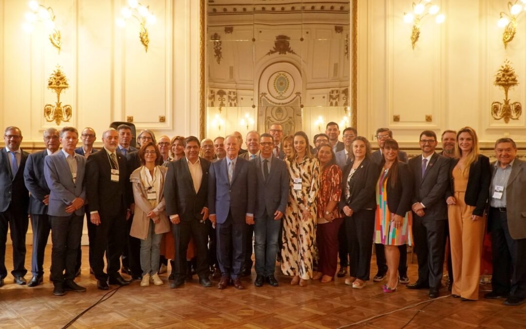 Gestión |  El  rector Salcedo participó del 35º Encuentro Internacional  de la Red  ZICOSUR Universitaria realizado en Salta