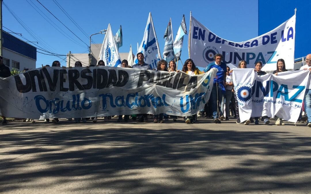 Institucional | Multitudinaria marcha en Buenos Aires en defensa de la educación pública