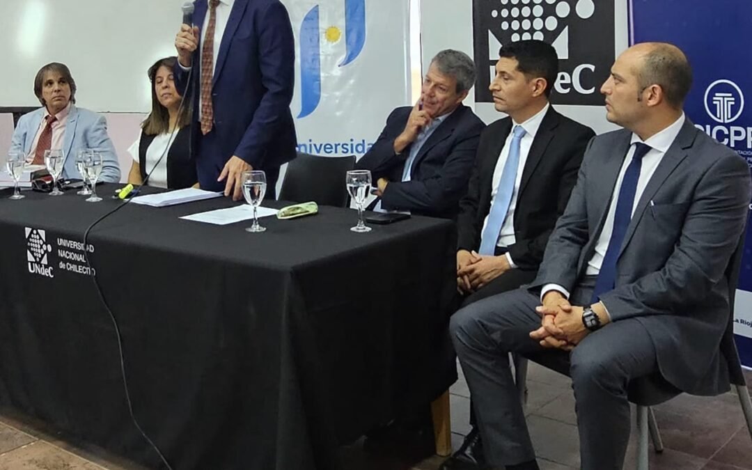 La Comisión de Implementación del nuevo Código Procesal Penal de La Rioja dictó un curso en la UNdeC