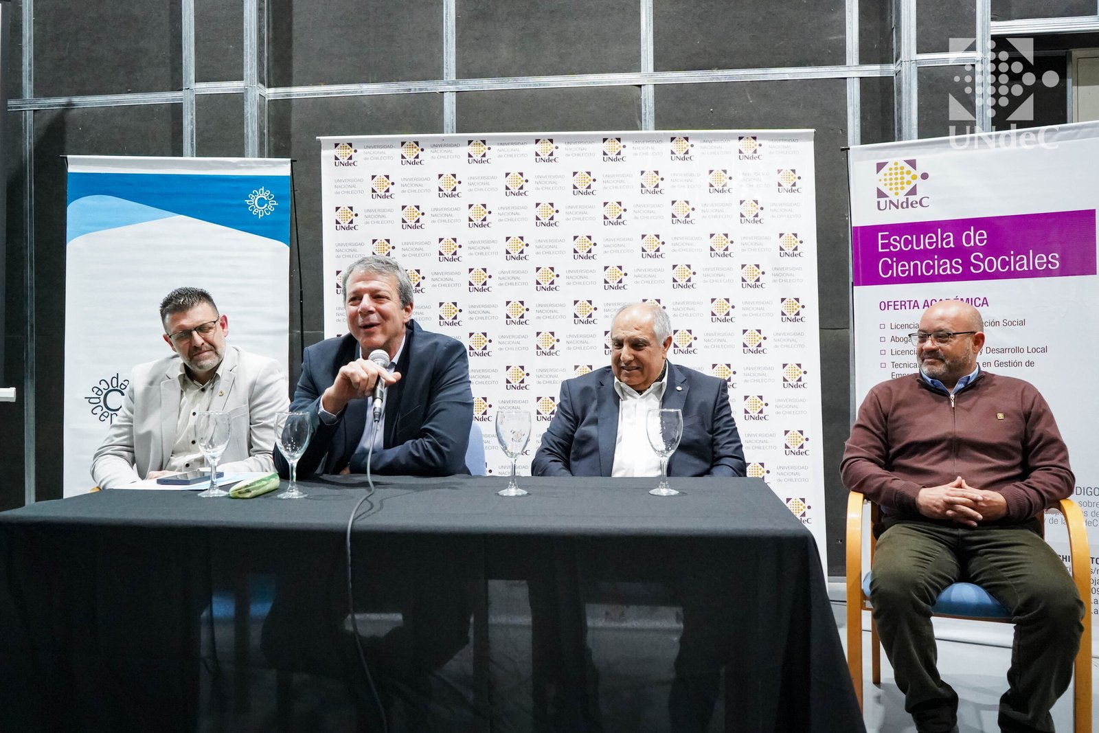 JornadadeVinculacionInstitucionalYDesarrolloprofesionalenCienciasEconomicas 140826-11