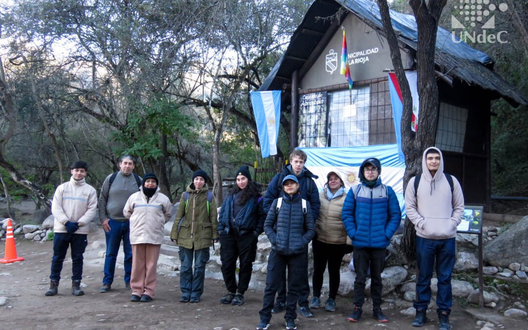 Académicas – Estudiantes de Ciencias Biológicas UNdeC realizaron jornada de campo en la reserva Juan Caro